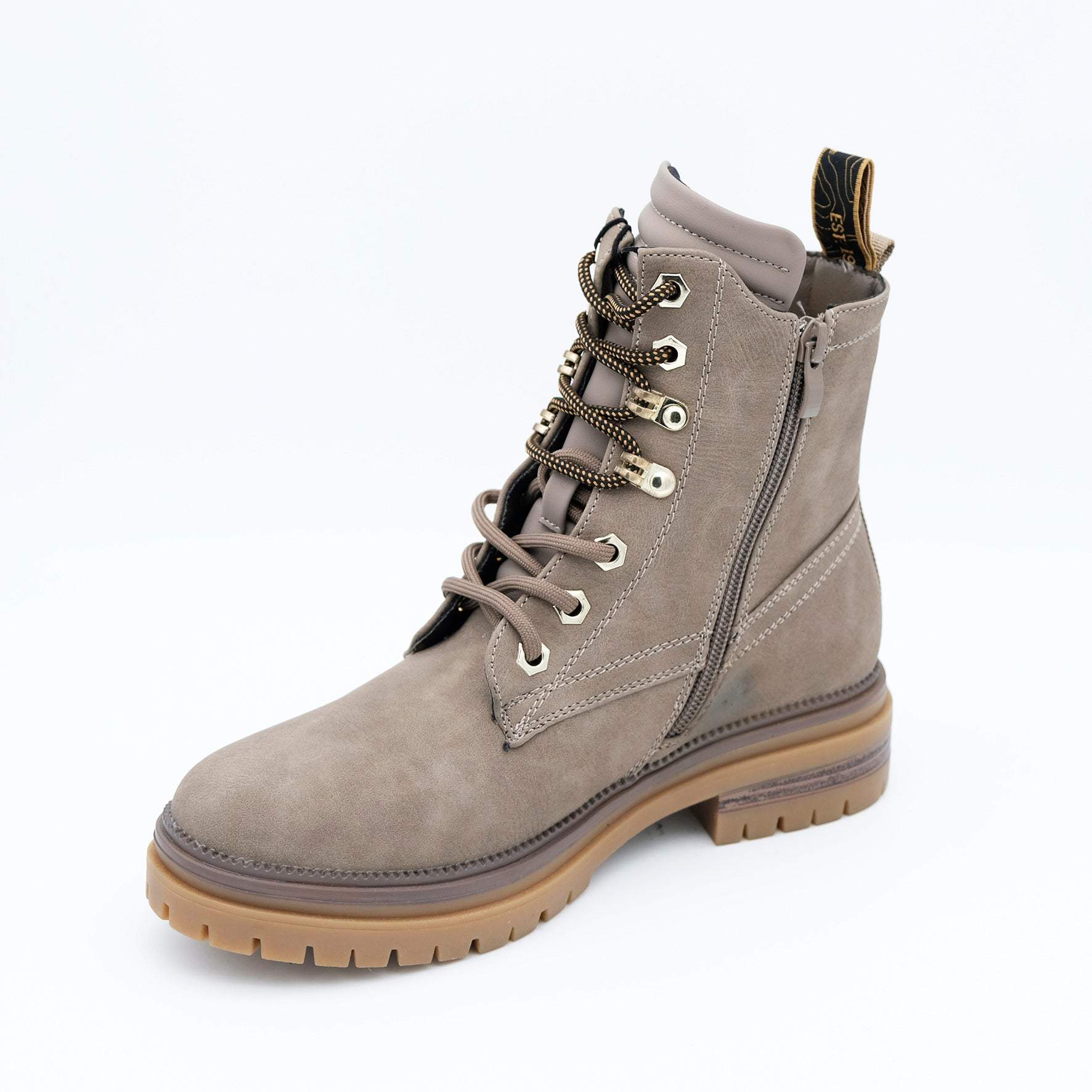 00207_11_2|f084d47bd35c9d4e51925ee41450ac4a