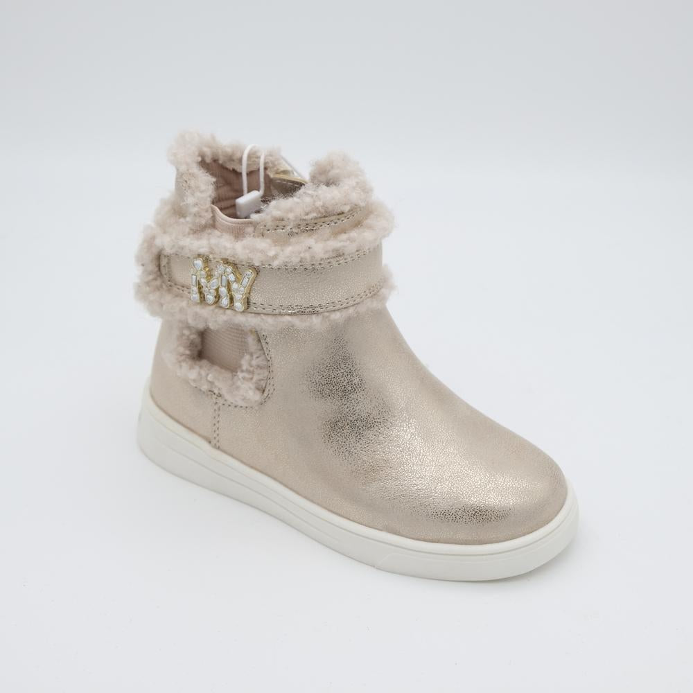 03402_68|8f22b4cbb5c2bd698967e3927f5fa75b