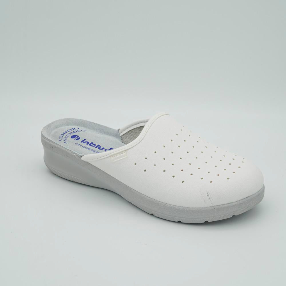 03421_8|e85948c46b1739f00564e3de81037f80