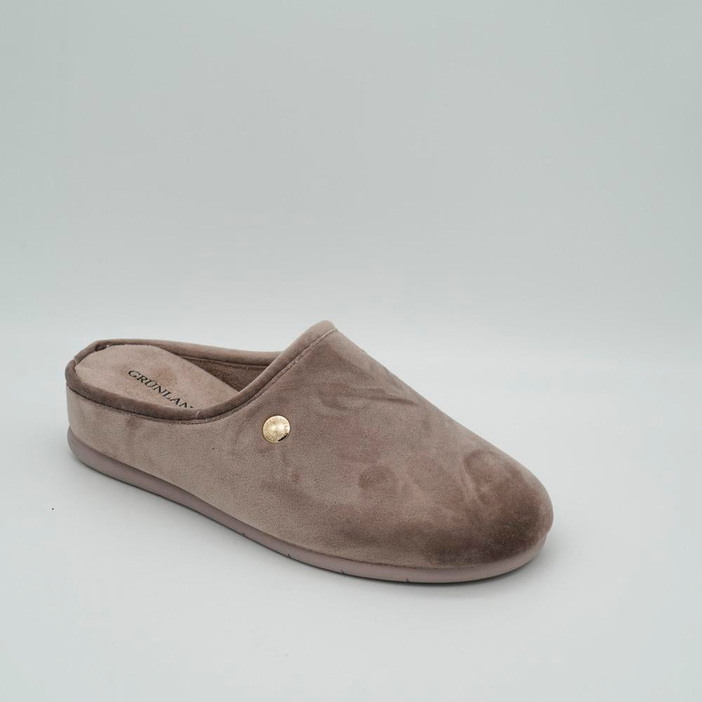 03435_70|4a9c7a07c02507ea0b9706a20c8a9c4c