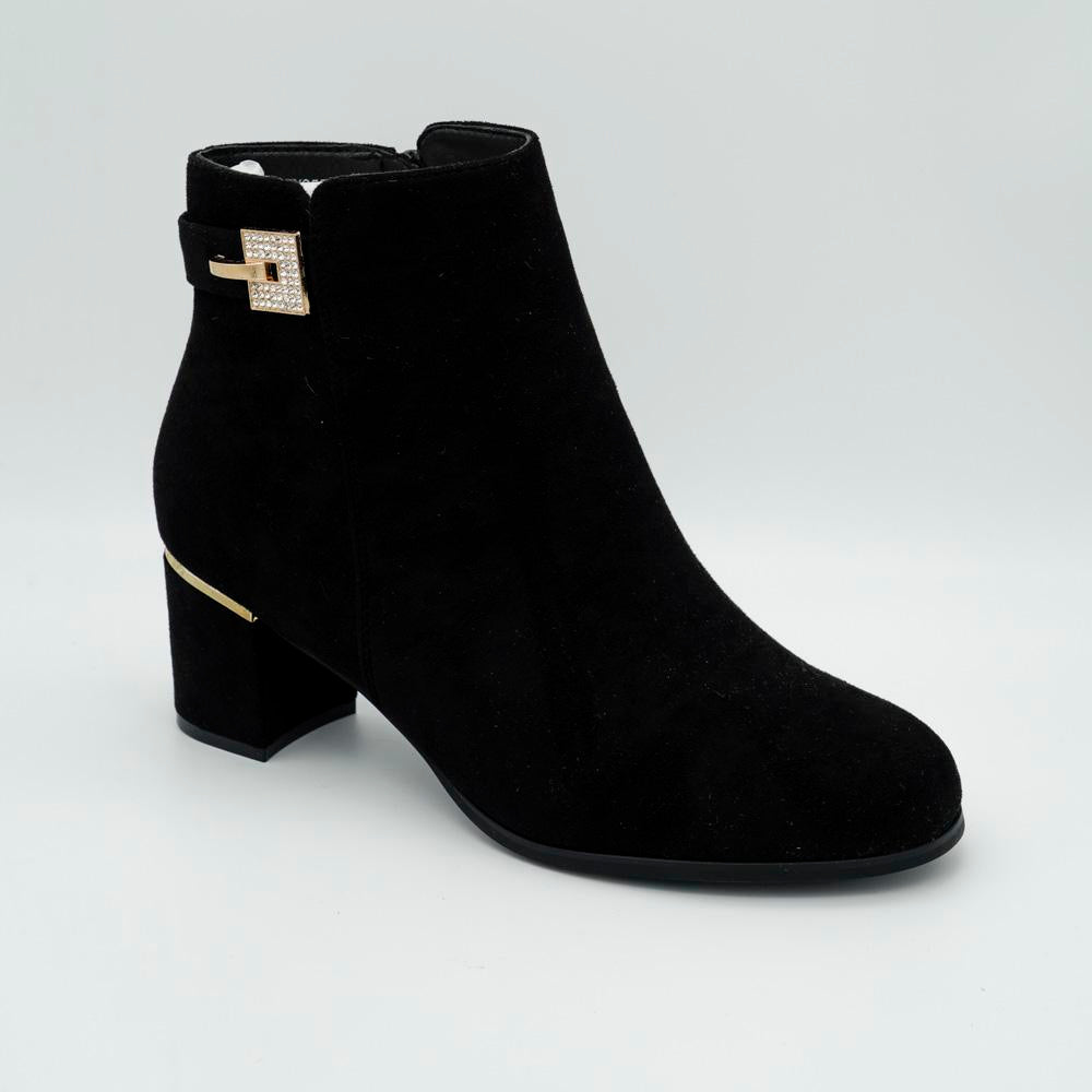 03605_1|77e10732f7a9fe80f41756310bde3849