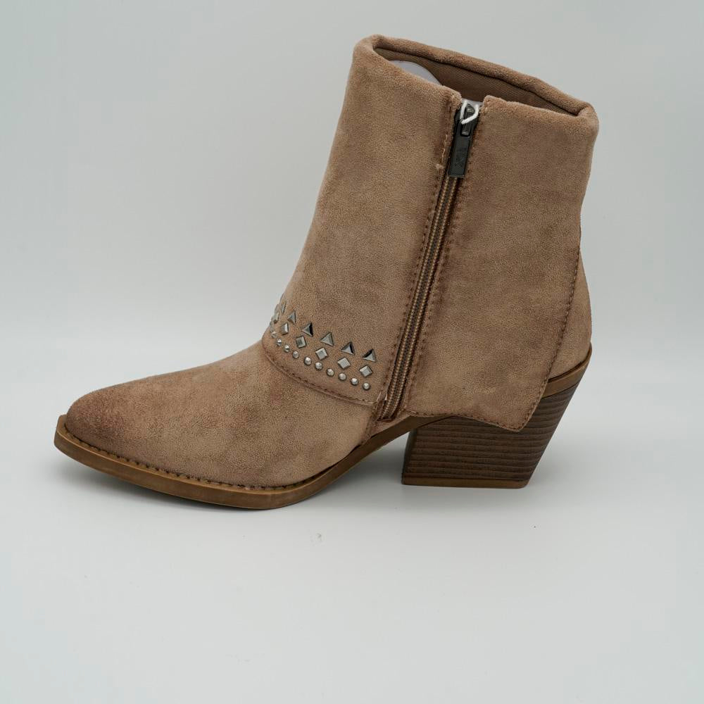 03626_10_0|48f3236a9706e65747a93d494b729156