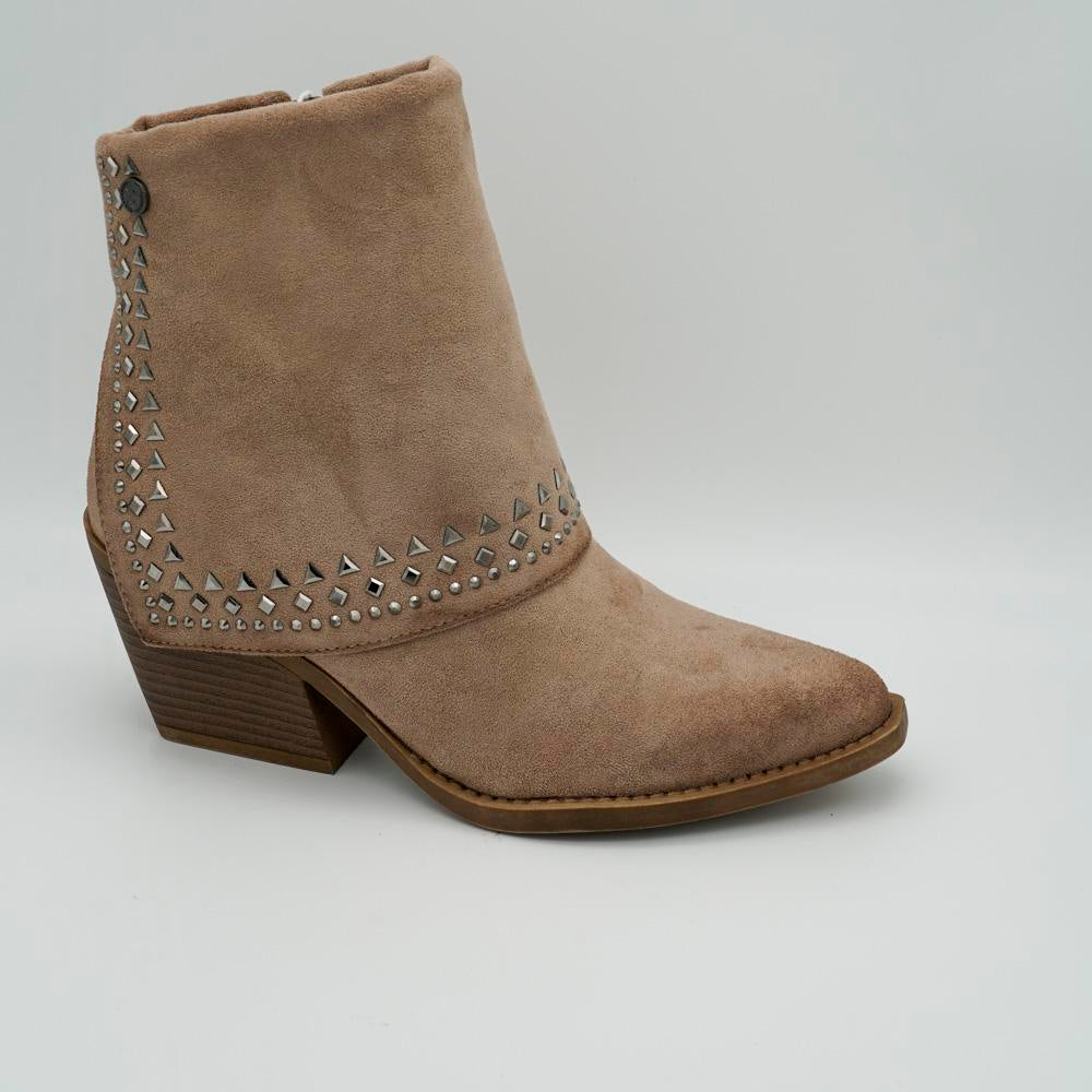 03626_10|d73282f783b549fdc84e683b9da329ee