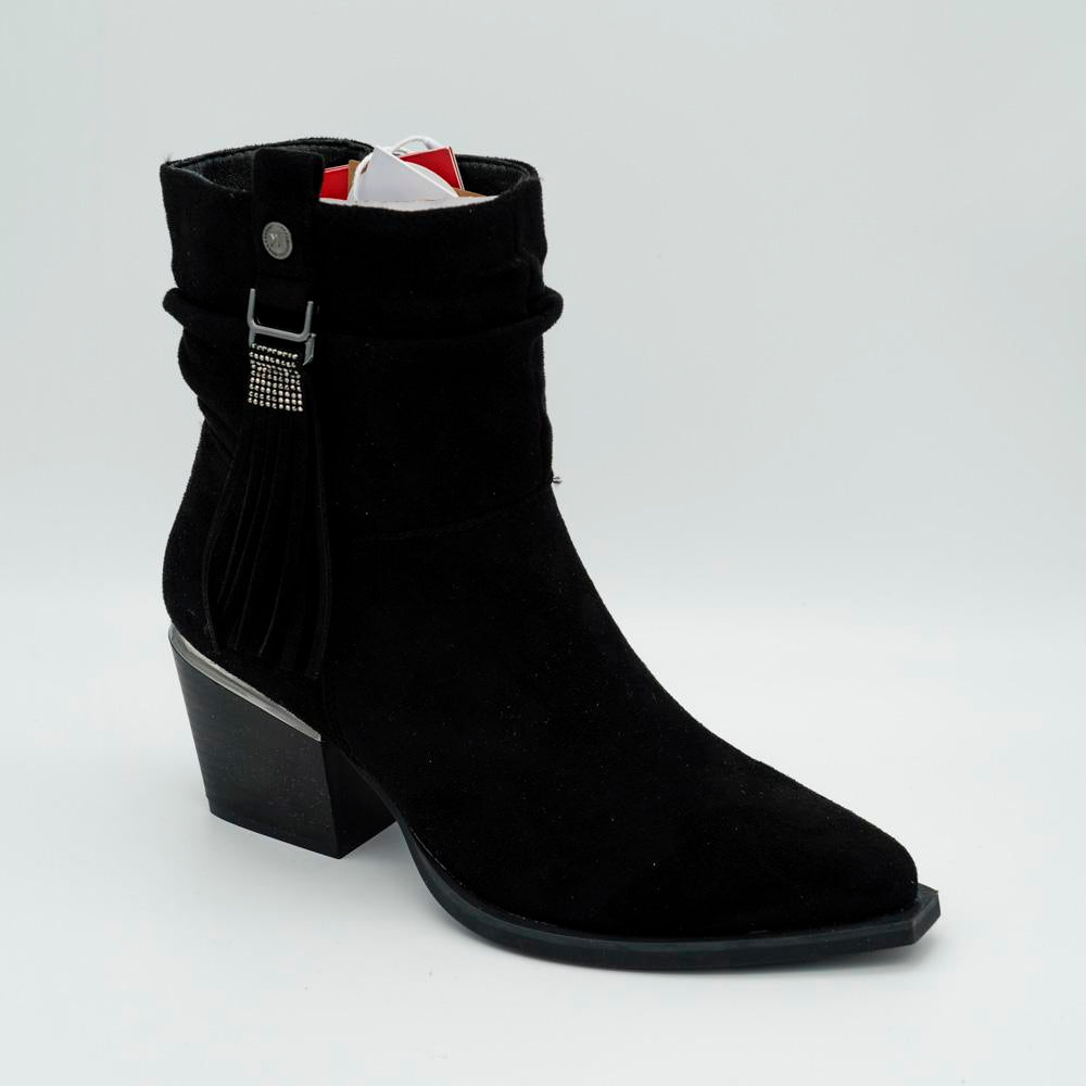 03630_1|0883e801305106e7209f8119d7efc345