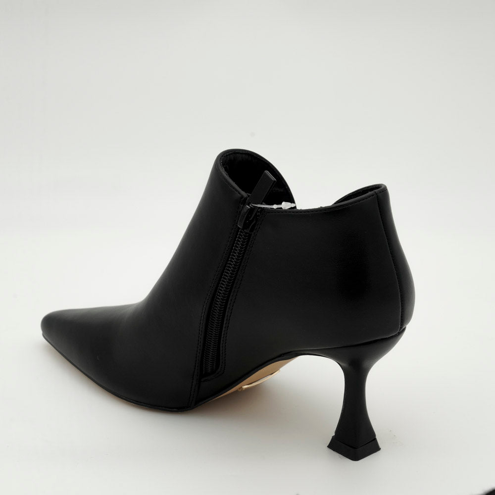 03718_1_0|3b943a613361896db68d18851540f9d2