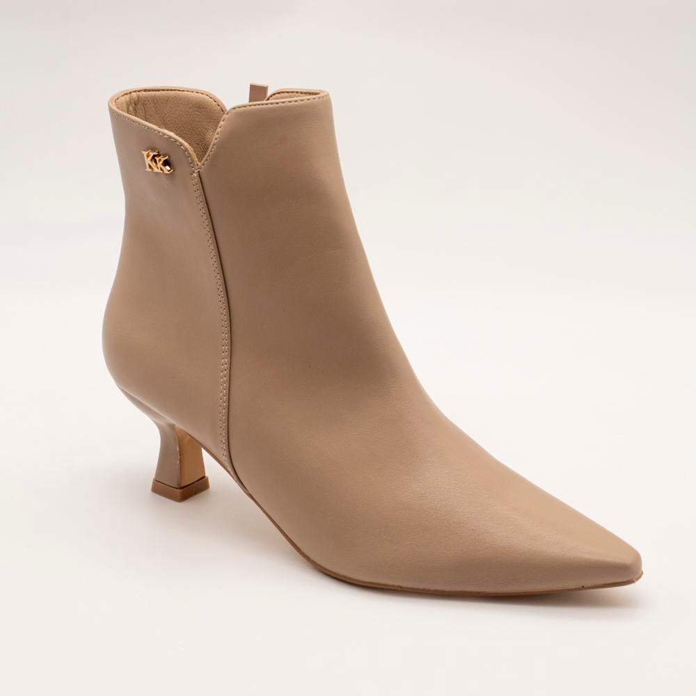 03723_11|81a4663b170da858c519e508af401a8a