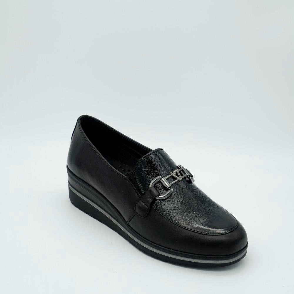 03783_1|83748277cf5330a78bd387a131416ae8