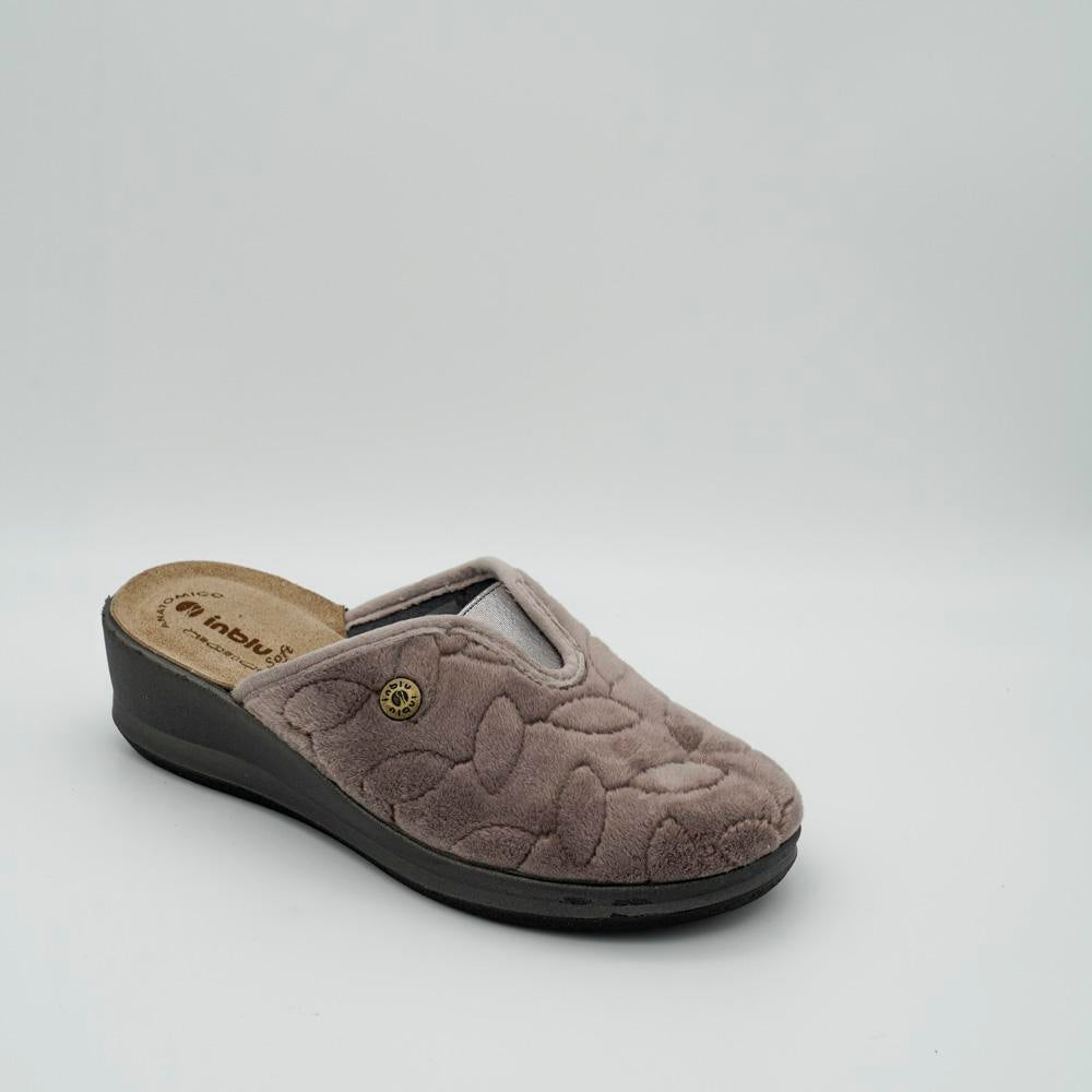 03879_30|f2e952b3f1334844e2f039b1b7e4b87c