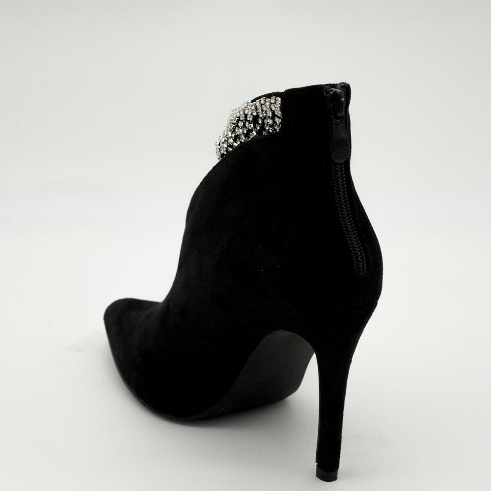 04499_1_0|ea84d96fc5af69c4de01fe389fe843c8