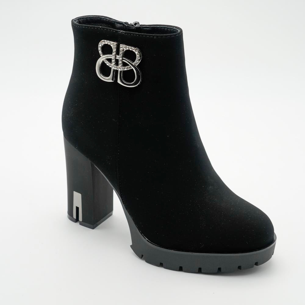 04544_1|f9331425e38c3bad61206b413d0432da